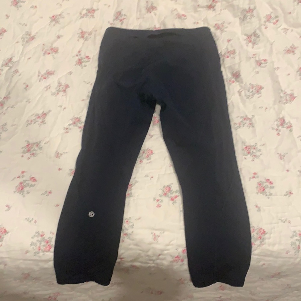 Blue lululemon leggings size 8 - in perfect condition